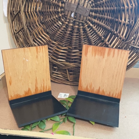 Two French Country Bookends - Picture 4 of 6